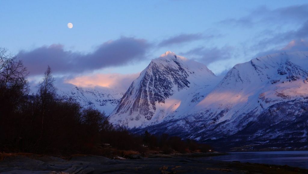 Voyage et couloirs au coeur des Alpes de Lyngen en Norvége